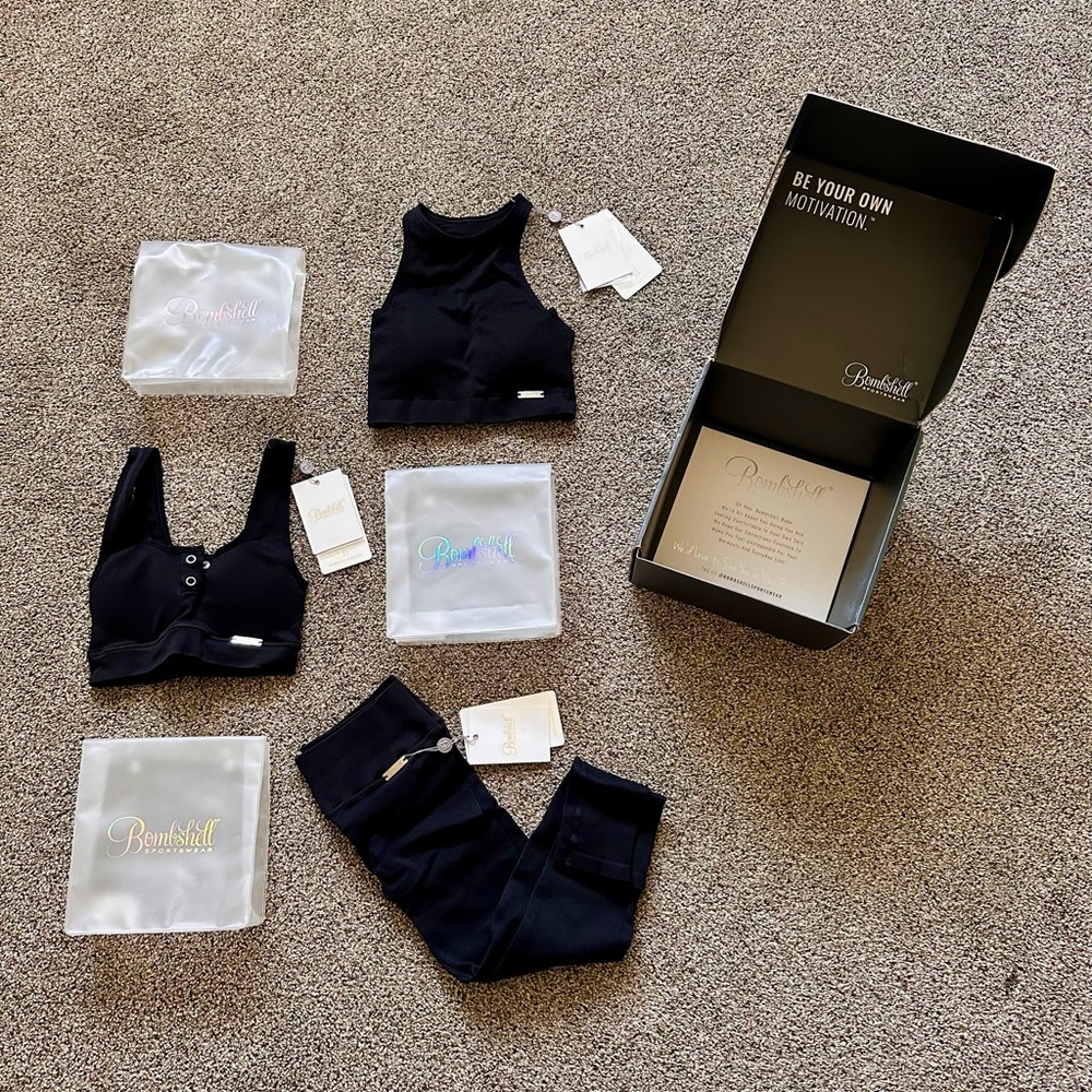 NOT FOR SALE Bombshell Sportswear Seamless Set (Black, Size M) - NWT!